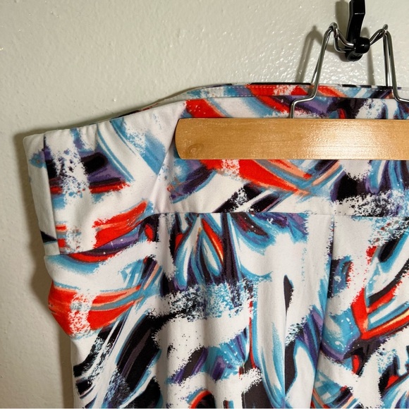 No Boundaries Super Soft Capri Legging White Neon Geometric XXL 19 - Picture 5 of 9